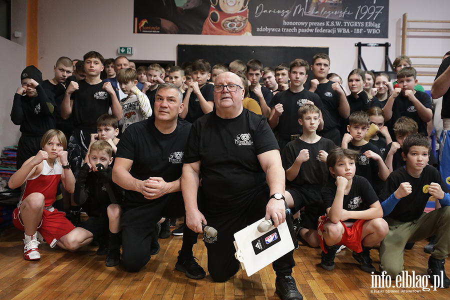  Dariusz Michalczewski spotkał się z młodymi zawodnikami KSW Tygrys, fot. 3