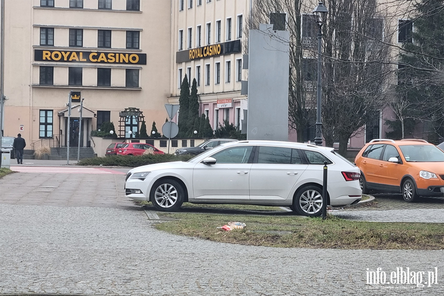 Mistrzowie Parkowania w Elblągu (część 311), fot. 4