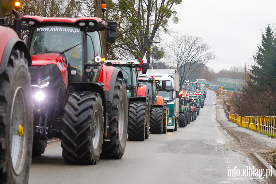 Elblg: Rolnicy protestuj na obwodnicy. Kilkaset maszyn zablokowao drog S7, fot. 6