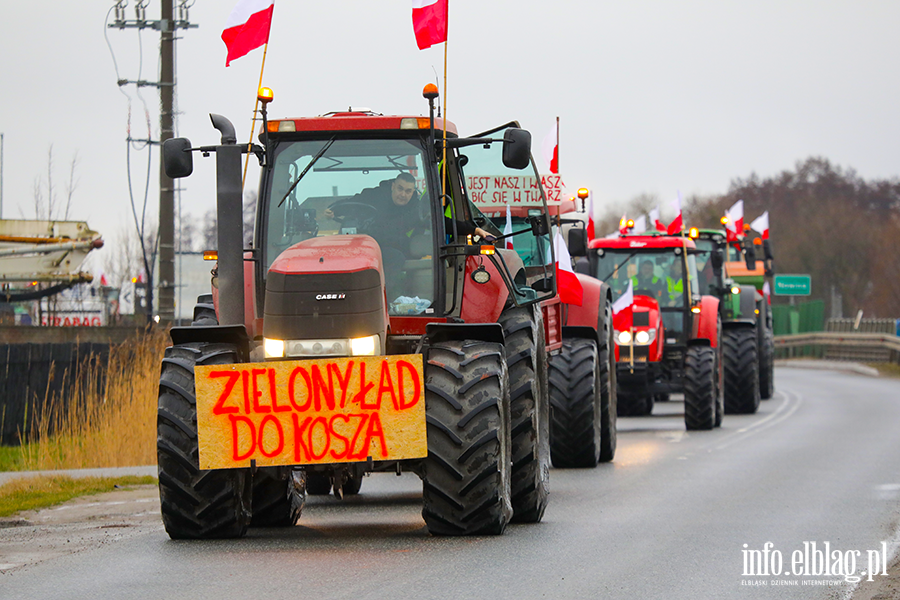 Elblg: Rolnicy protestuj na obwodnicy. Kilkaset maszyn zablokowao drog S7, fot. 13