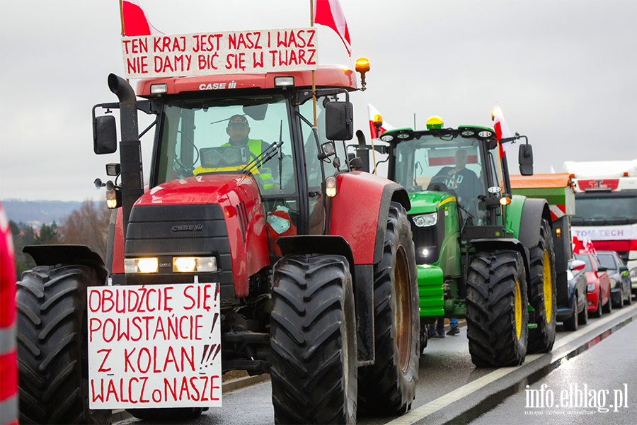 Elblg: Rolnicy protestuj na obwodnicy. Kilkaset maszyn zablokowao drog S7, fot. 23
