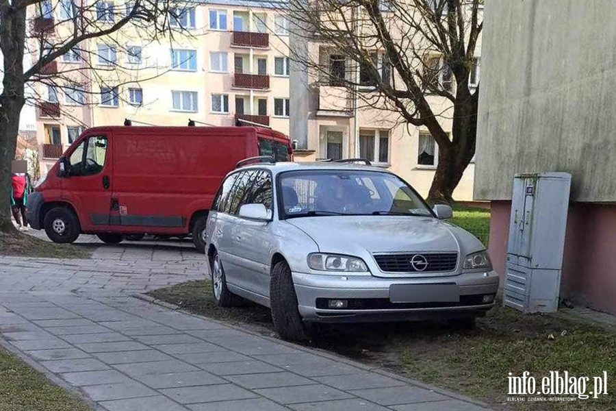 Mistrzowie Parkowania w Elblągu (część 319), fot. 7