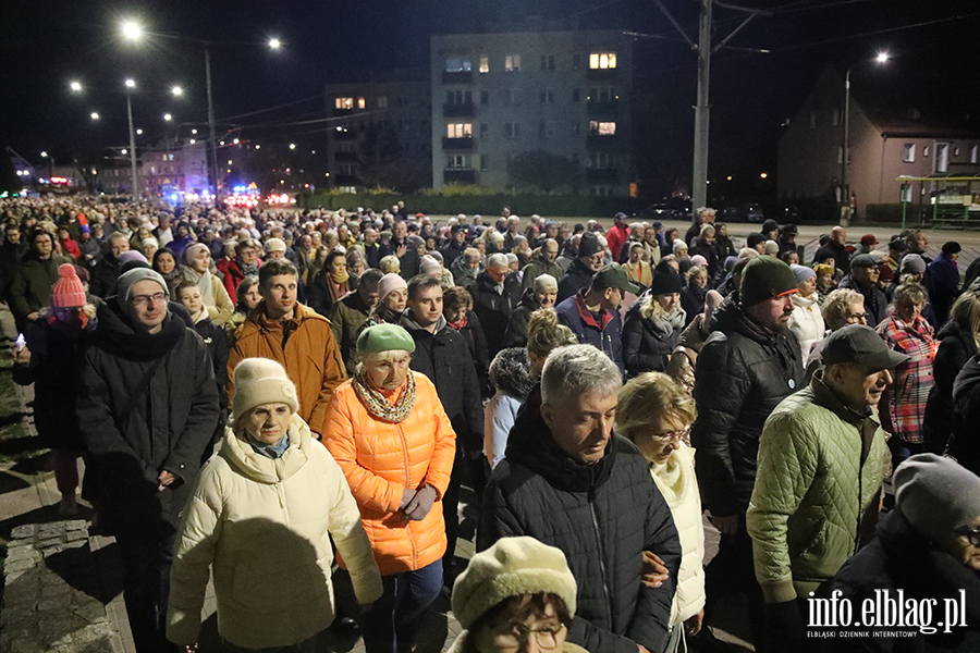 Droga Krzyowa w Elblgu. Wierni przeszli ulicami miasta , fot. 19