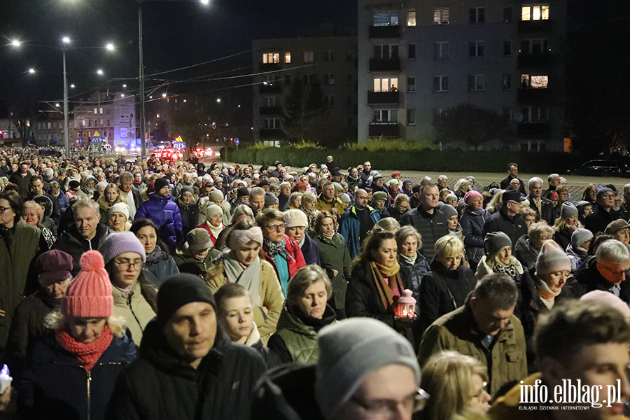 Droga Krzyowa w Elblgu. Wierni przeszli ulicami miasta , fot. 20