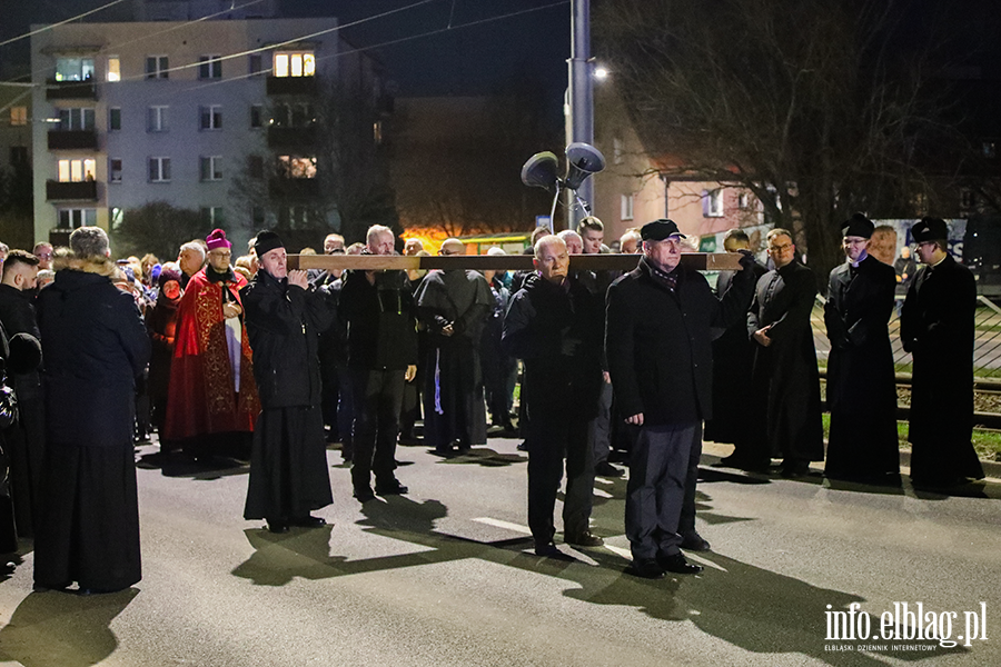 Droga Krzyowa w Elblgu. Wierni przeszli ulicami miasta , fot. 26