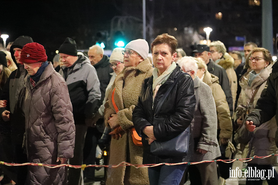 Droga Krzyowa w Elblgu. Wierni przeszli ulicami miasta , fot. 44