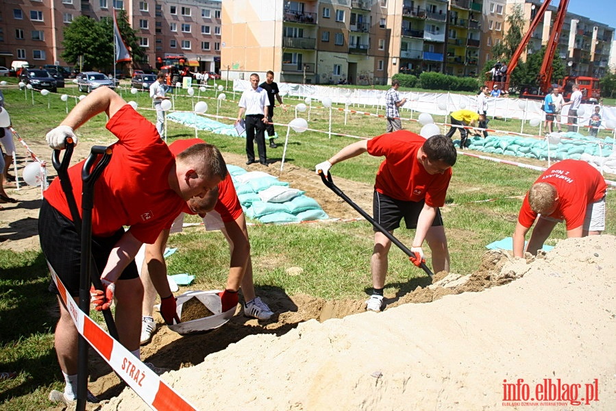 Mistrzostwa w ukadaniu waw przeciwpowodziowych Waowanie 2010, fot. 2