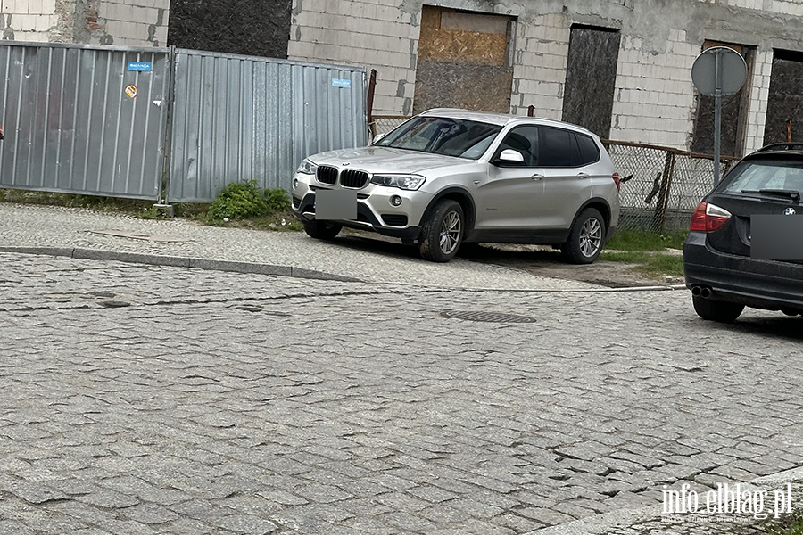 Mistrzowie Parkowania w Elblągu (część 329), fot. 7