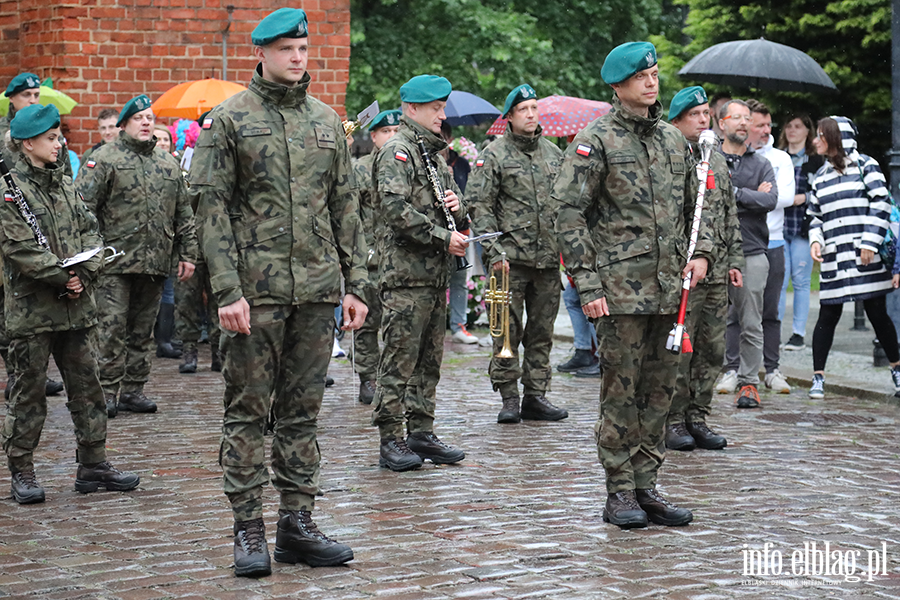Parada Orkiestry Wojskowej na zakończenie Elbląskiego Święta Muzyki, fot. 1