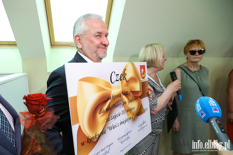 Sesja Rady Powiatu i uroczyste zakończenie konkursu ,, Wieś z inicjatywą", fot. 15