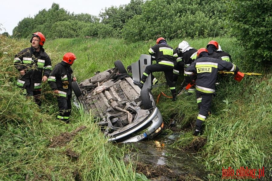 Kolizja na drodze Jegownik - Gronowo Elblskie - opel vectra w rowie, fot. 2