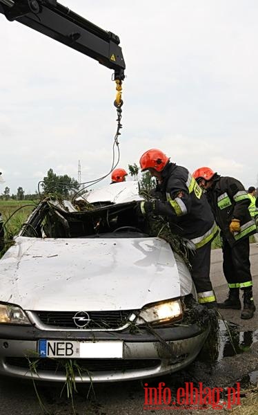 Kolizja na drodze Jegłownik - Gronowo Elbląskie - opel vectra w rowie, fot. 12