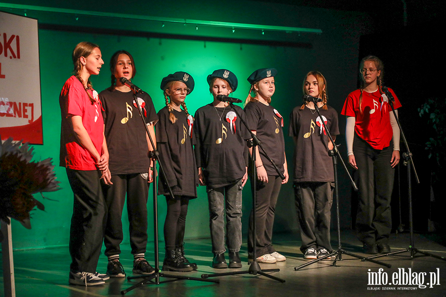 Elbląski Festiwal Piosenki Patriotycznej w MDK, fot. 41
