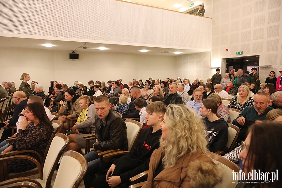Ślubowanie uczniów Technikum im. Flagi Polski, fot. 4