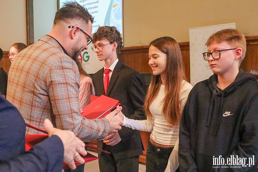 Stypendia na wyrównanie szans edukacyjnych dla uczniów klas siódmych i ósmych, fot. 22