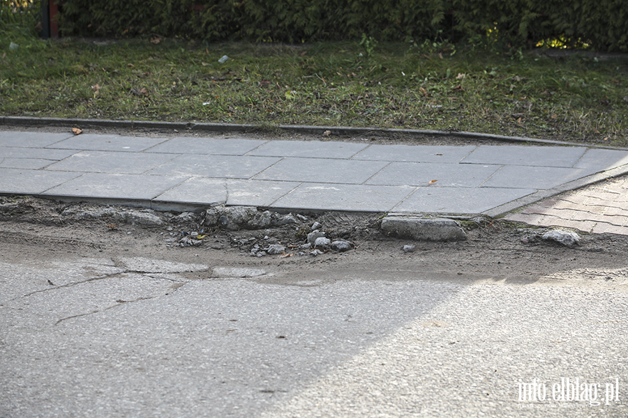 Stan nawierzchni i chodnika na ul. Mielczarskiego, fot. 19