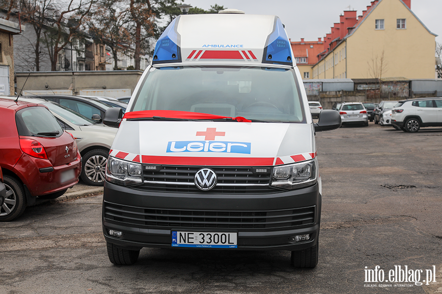Przekazanie karetki sanitarnej Szpitalowi Miejskiemu św. Jana Pawła II w Elblągu, fot. 2