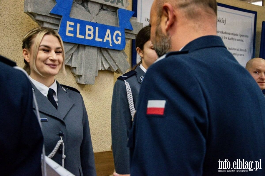 Uroczyste mianowanie elbląskich policjantów na wyższe stopnie służbowe., fot. 5