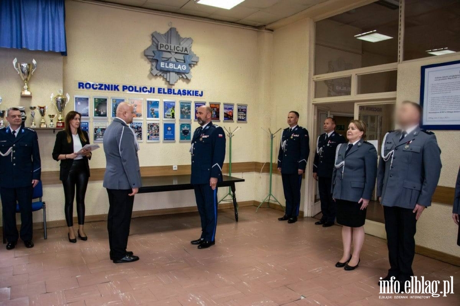 Uroczyste mianowanie elbląskich policjantów na wyższe stopnie służbowe., fot. 6