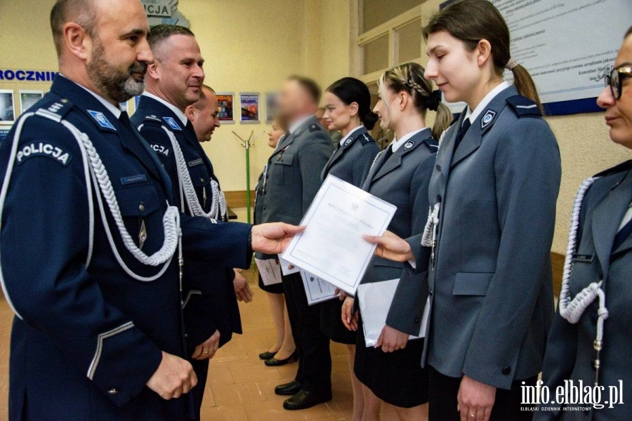 Uroczyste mianowanie elbląskich policjantów na wyższe stopnie służbowe., fot. 7