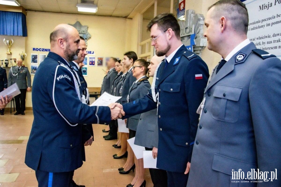 Uroczyste mianowanie elbląskich policjantów na wyższe stopnie służbowe., fot. 8