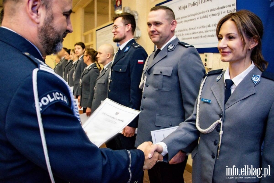 Uroczyste mianowanie elbląskich policjantów na wyższe stopnie służbowe., fot. 11