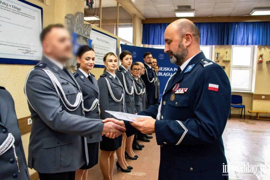 Uroczyste mianowanie elbląskich policjantów na wyższe stopnie służbowe., fot. 12