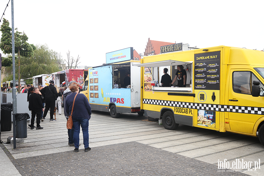 Na Bulwarze Zygmunta Augusta zaparkoway food trucki, fot. 3