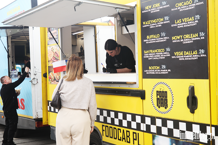 Na Bulwarze Zygmunta Augusta zaparkoway food trucki, fot. 6