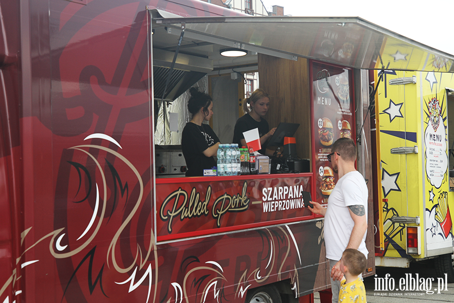 Na Bulwarze Zygmunta Augusta zaparkoway food trucki, fot. 12