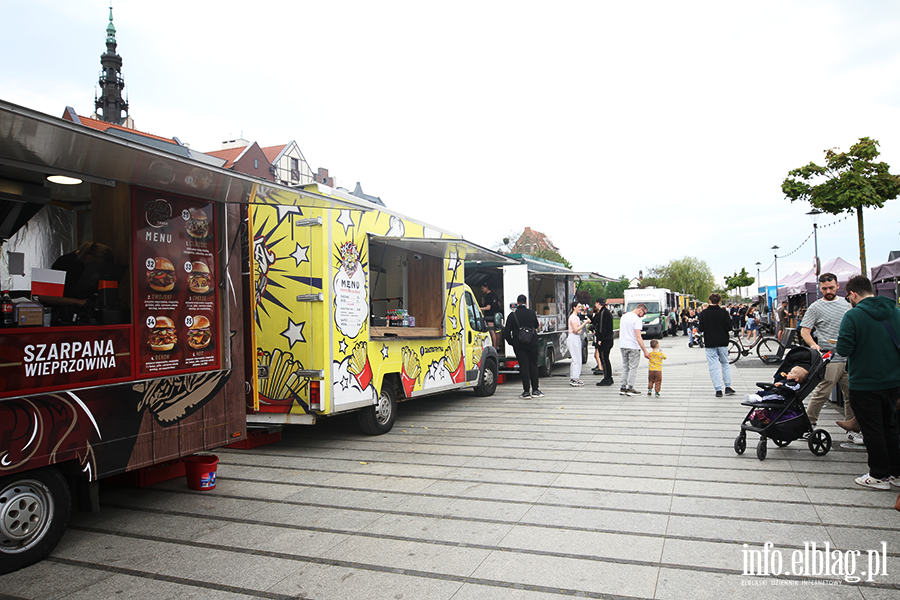 Na Bulwarze Zygmunta Augusta zaparkoway food trucki, fot. 14
