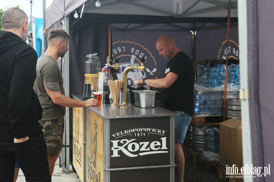 Na Bulwarze Zygmunta Augusta zaparkoway food trucki, fot. 16