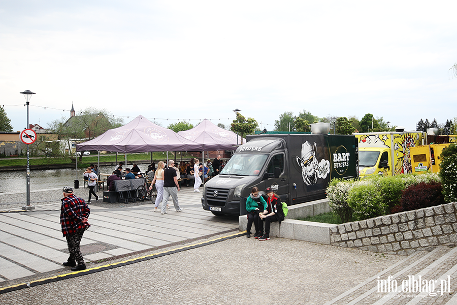 Na Bulwarze Zygmunta Augusta zaparkoway food trucki, fot. 23
