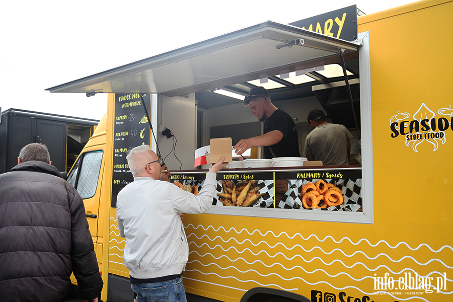 Na Bulwarze Zygmunta Augusta zaparkoway food trucki, fot. 35