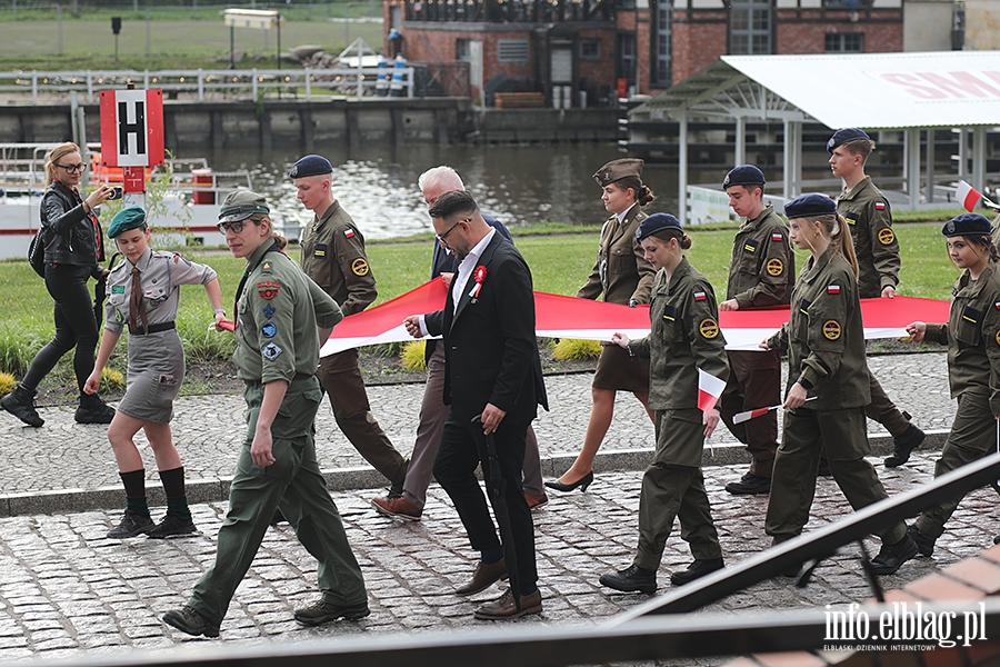 Elblanie przeszli z 50-metrow flag, fot. 18
