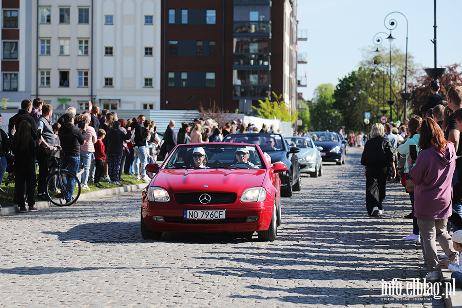 Parada kabrioletw ulicami Starego Miasta., fot. 70