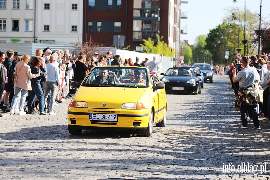 Parada kabrioletw ulicami Starego Miasta., fot. 75