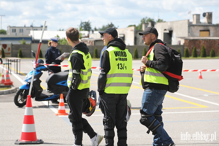 Modzi kierowcy walczyli w wojewdzkim finale turnieju motoryzacyjnego, fot. 1