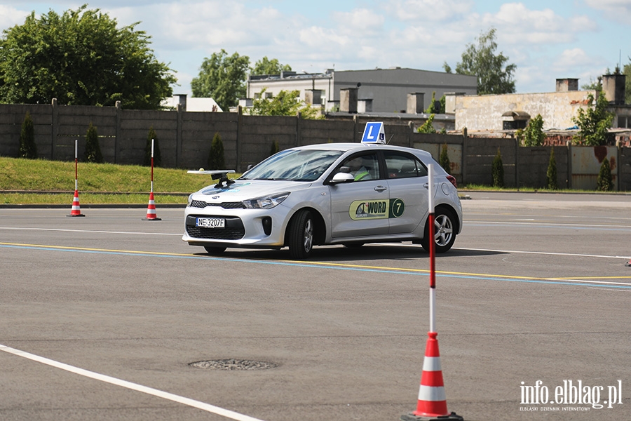 Modzi kierowcy walczyli w wojewdzkim finale turnieju motoryzacyjnego, fot. 15