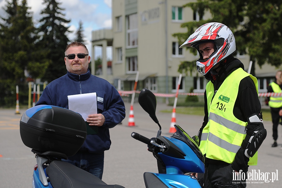 Modzi kierowcy walczyli w wojewdzkim finale turnieju motoryzacyjnego, fot. 22