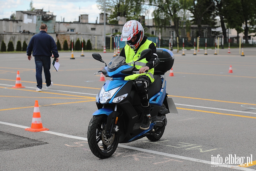 Modzi kierowcy walczyli w wojewdzkim finale turnieju motoryzacyjnego, fot. 24