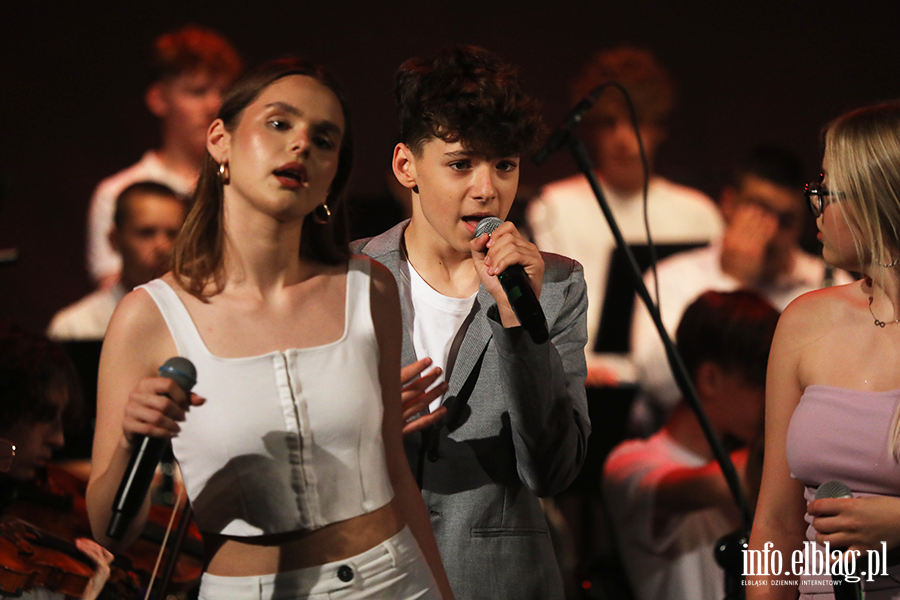 "Prawdziwe instrumenty, muzyka na ywo i zdolna elblska modzie w dobrze znanym repertuarze", fot. 62