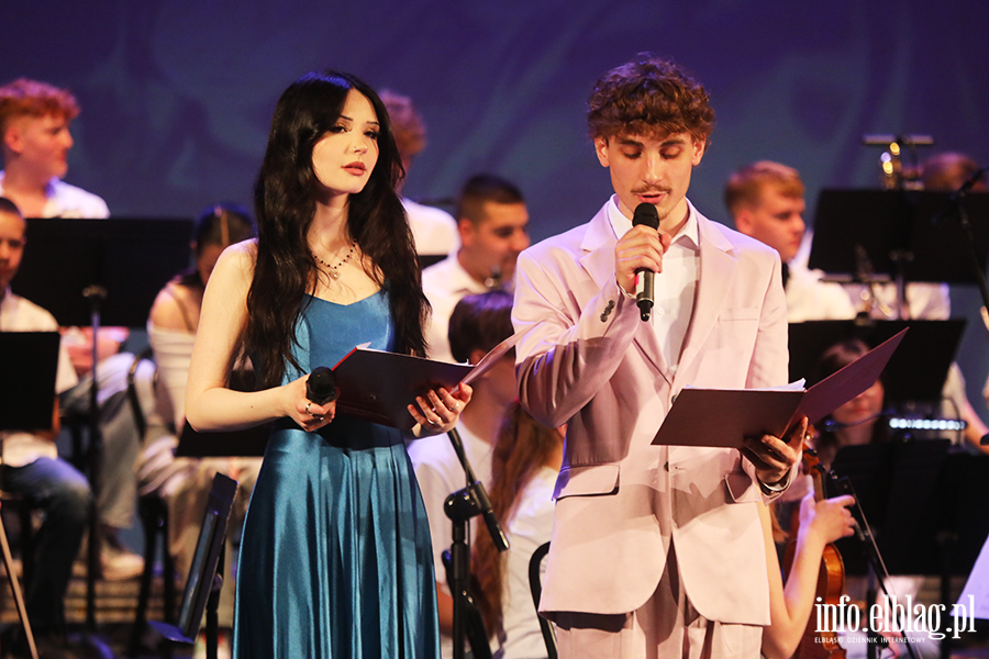 "Prawdziwe instrumenty, muzyka na ywo i zdolna elblska modzie w dobrze znanym repertuarze", fot. 92