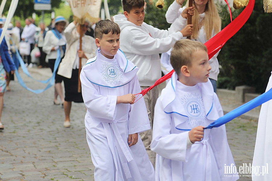 Ulicami Elblga przeszy procesje Boego Ciaa. Zobacz procesj na Starym Miecie, fot. 11