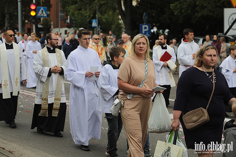 Ulicami Elblga przeszy procesje Boego Ciaa. Zobacz procesj na Starym Miecie, fot. 30