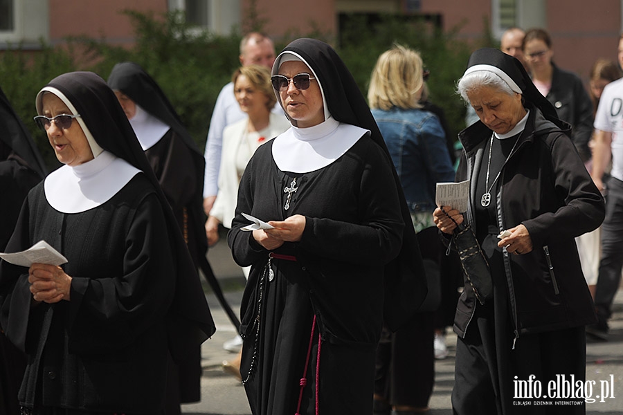 Ulicami Elblga przeszy procesje Boego Ciaa. Zobacz procesj na Starym Miecie, fot. 44