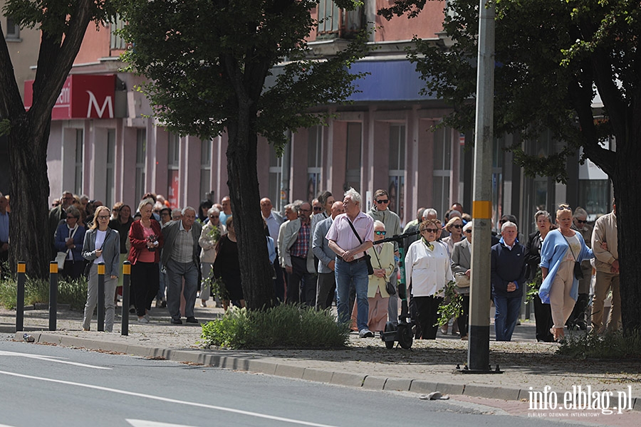 Ulicami Elblga przeszy procesje Boego Ciaa. Zobacz procesj na Starym Miecie, fot. 58