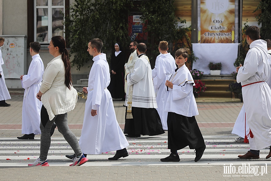 Ulicami Elblga przeszy procesje Boego Ciaa. Zobacz procesj na Starym Miecie, fot. 65
