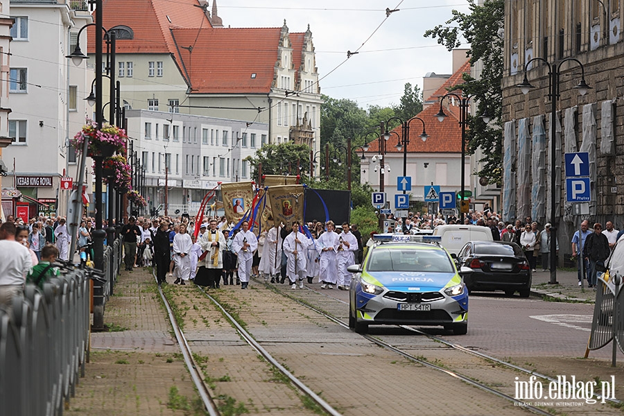 Ulicami Elblga przeszy procesje Boego Ciaa. Zobacz procesj na Starym Miecie, fot. 68