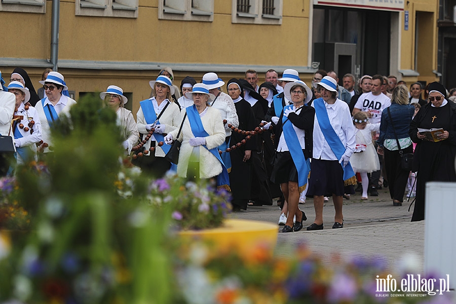 Ulicami Elblga przeszy procesje Boego Ciaa. Zobacz procesj na Starym Miecie, fot. 69